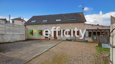 Maison - 176 m² - 9 pièces