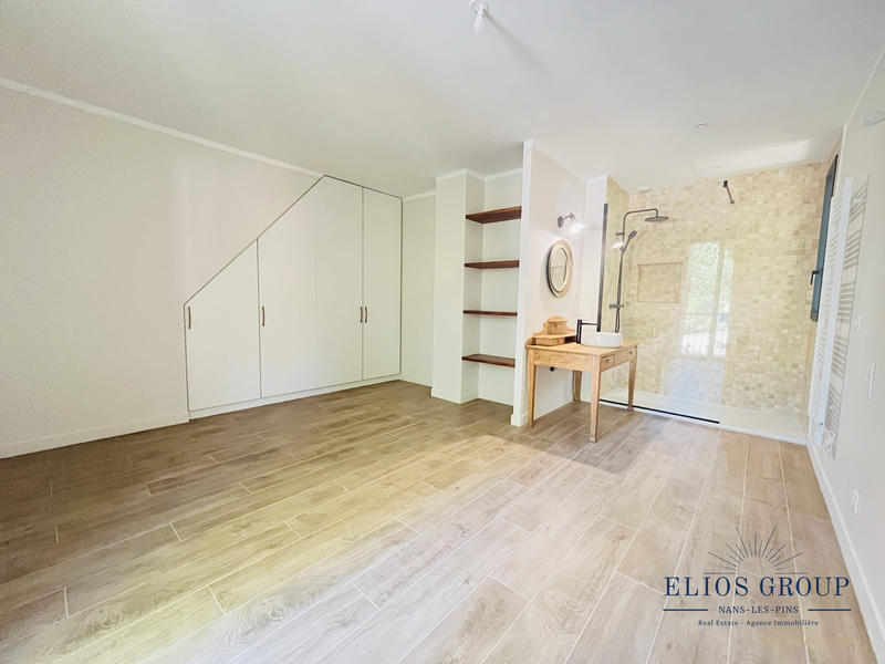 Villa - 310 m² - 10 pièces