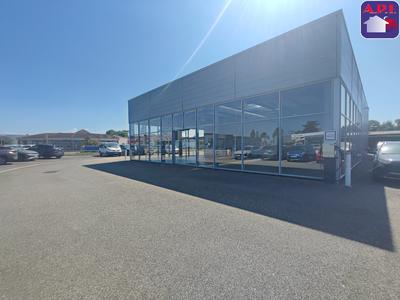 Local d'activités - 411 m²