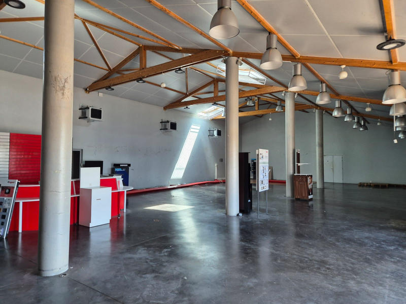 Parking / Garage - 1 065 m²