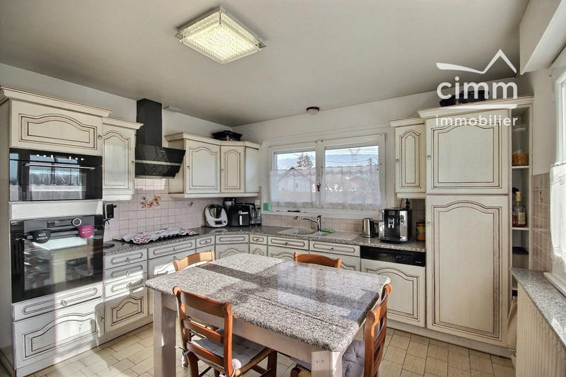 Maison traditionnelle - 135 m² - 6 pièces