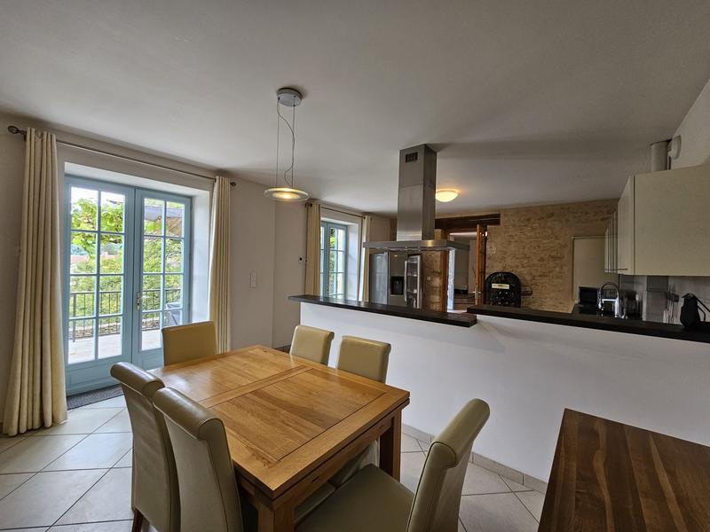 Maison traditionnelle - 140 m² - 5 pièces