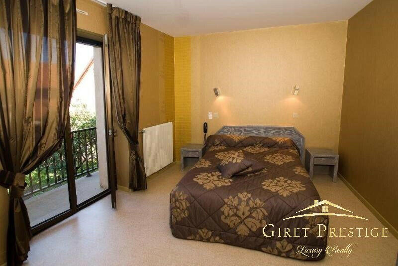 Propriété - 500 m² - 25 pièces