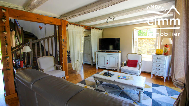 Maison - 208 m² - 8 pièces