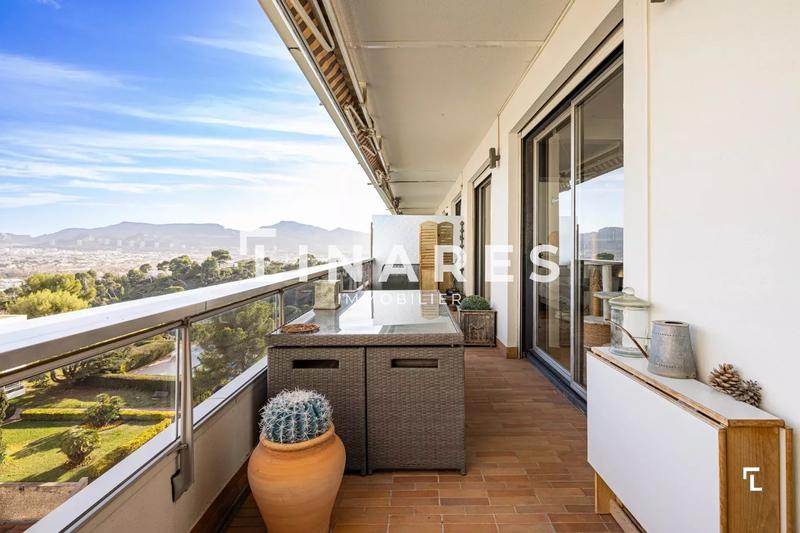 Appartement - 90 m² - 4 pièces