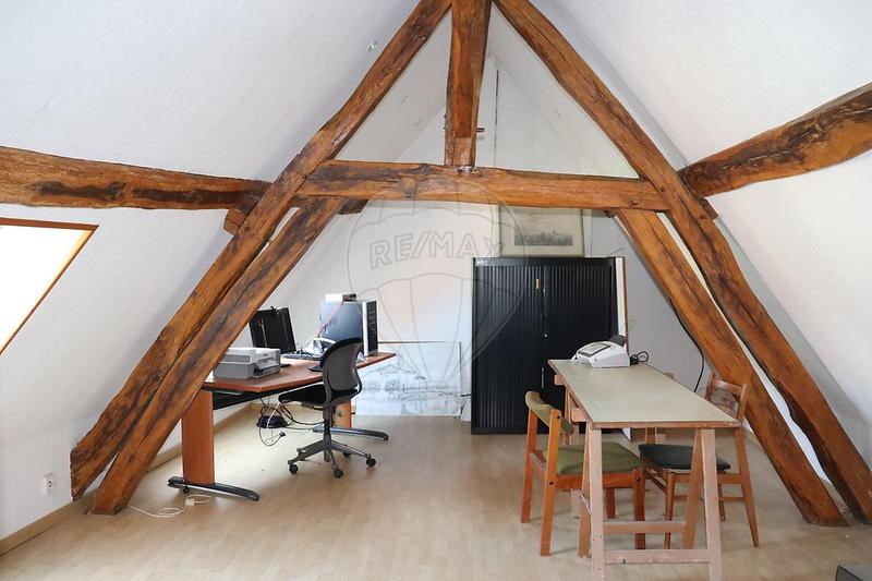 Maison - 237 m² - 8 pièces