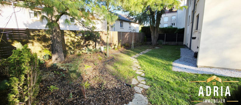 Maison - 195 m² - 9 pièces