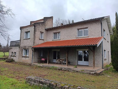 Maison - 170 m² - 7 pièces