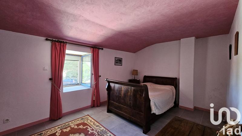 Maison - 338 m² - 6 pièces