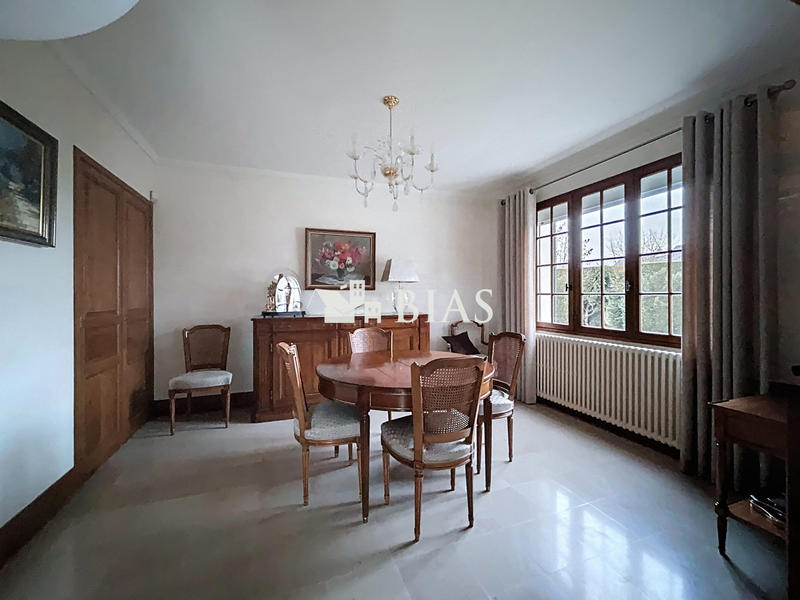 Maison - 183 m² - 8 pièces