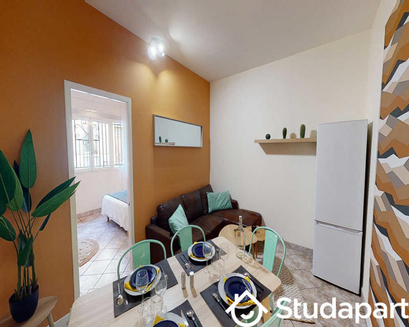 Chambre - 120 m² - 1 pièce