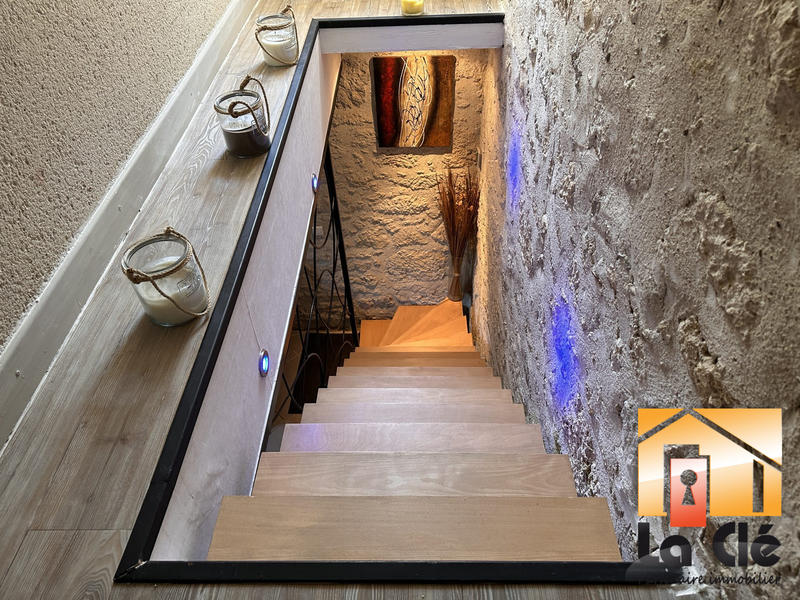 Maison ancienne - 286 m² - 8 pièces