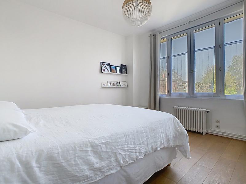 Maison - 220 m² - 9 pièces