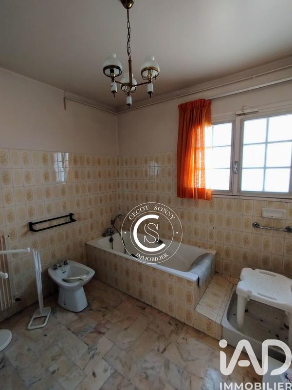 Maison - 230 m² - 6 pièces