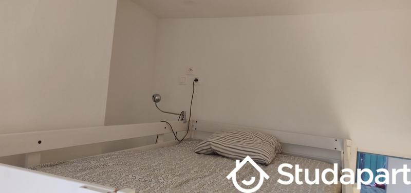 Chambre - 11 m² - 1 pièce