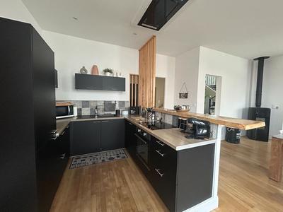 Maison - 226 m² - 9 pièces