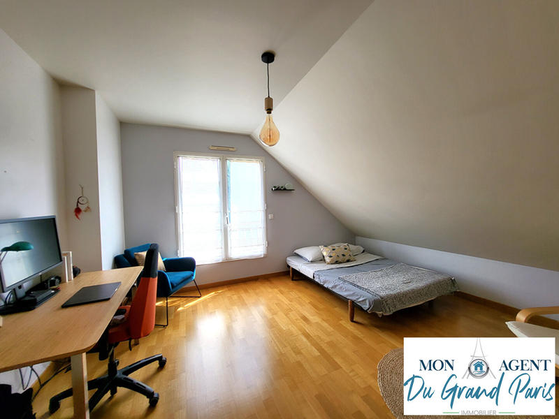 Maison - 216 m² - 10 pièces