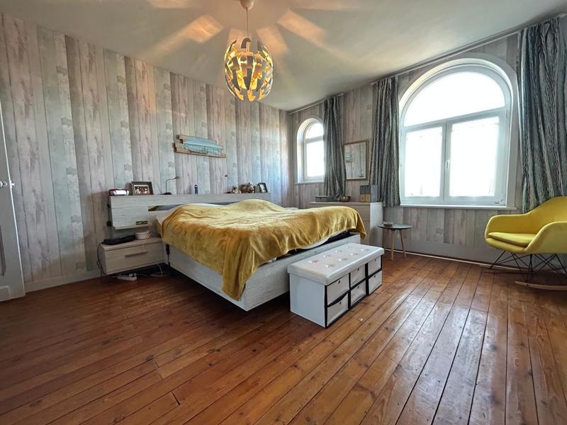 Maison - 180 m² - 6 pièces