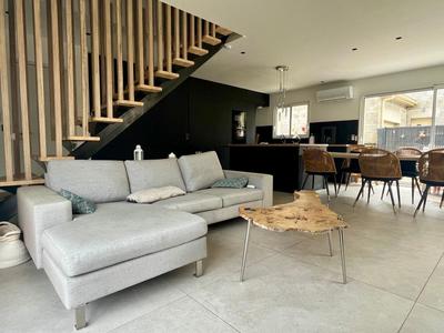 Maison - 92 m² - 4 pièces