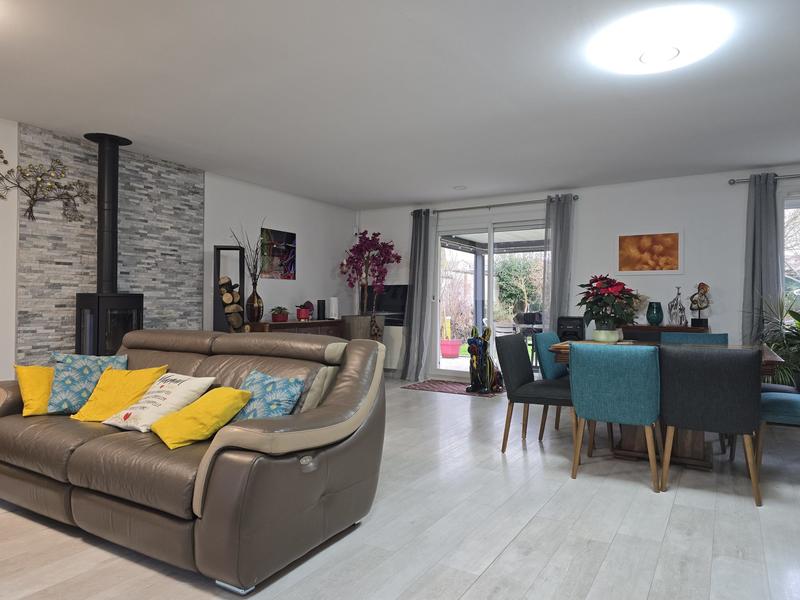 Maison - 93 m² - 5 pièces