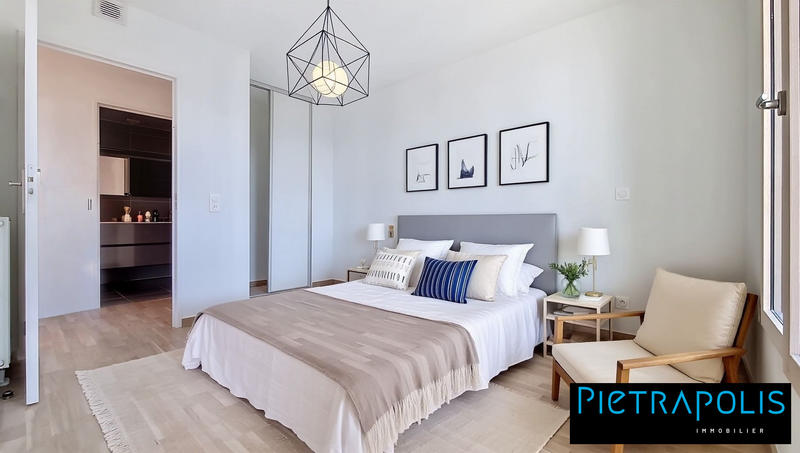 Appartement - 93 m² - 4 pièces