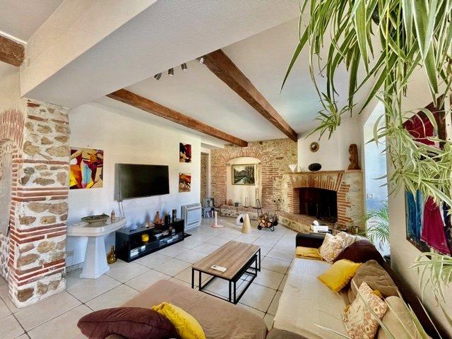 Maison - 280 m² - 6 pièces