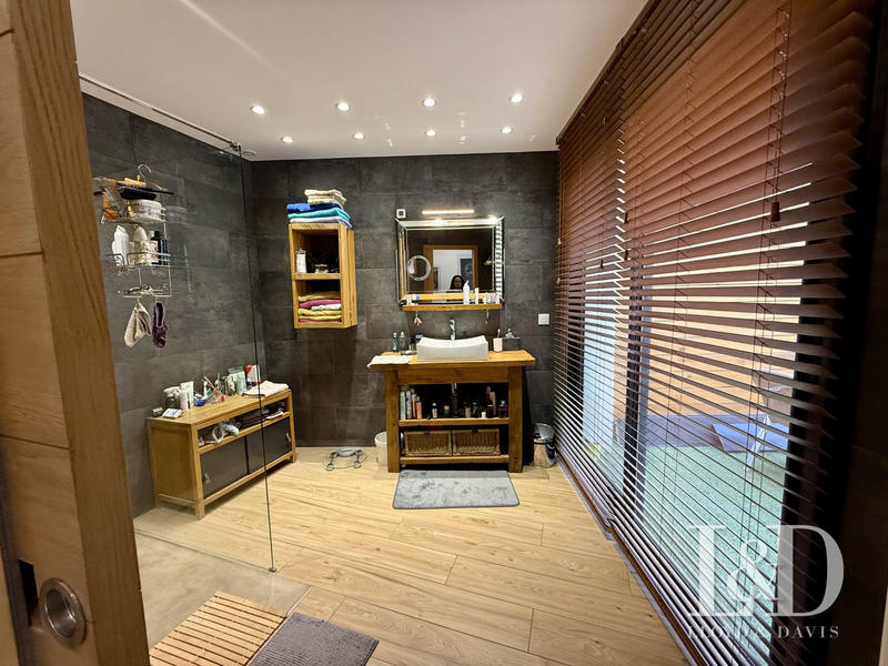 Maison - 160 m² - 4 pièces