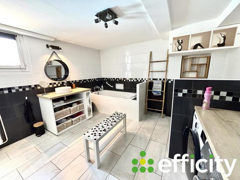 Villa - 235 m² - 9 pièces