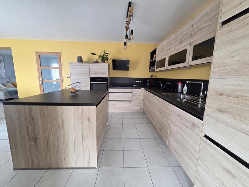 Pavillon - 165 m² - 9 pièces