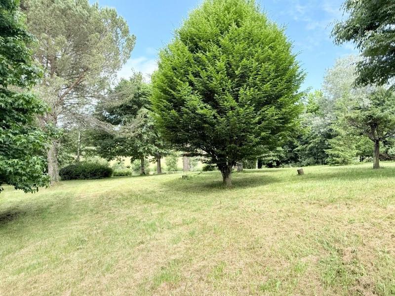 Propriété - 220 m² - 6 pièces