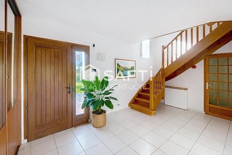 Maison - 230 m² - 8 pièces