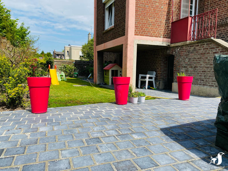 Maison - 240 m² - 8 pièces