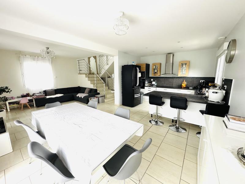 Pavillon - 144 m² - 7 pièces