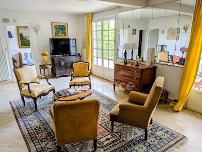 Maison - 186 m² - 10 pièces