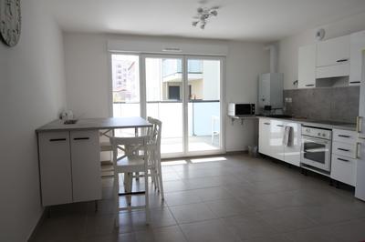 Appartement - 80 m² - 4 pièces