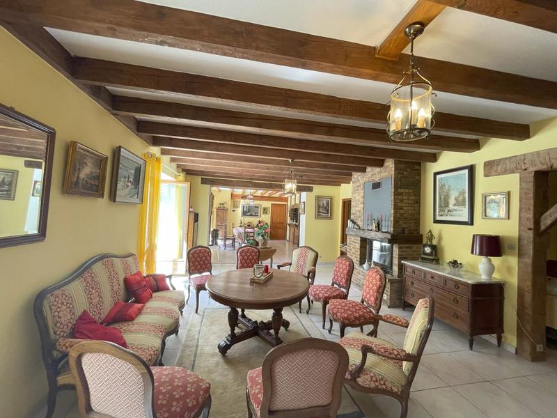 Immeuble mixte - 518 m² - 16 pièces