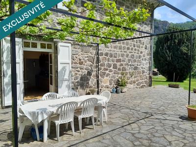 Maison de maîtres - 453 m² - 15 pièces