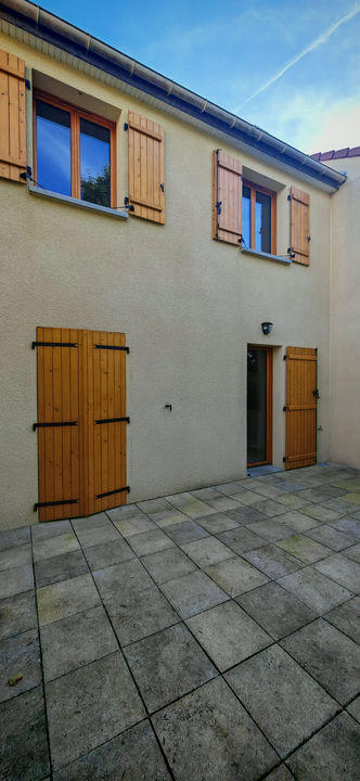 Appartement - 85 m² - 5 pièces