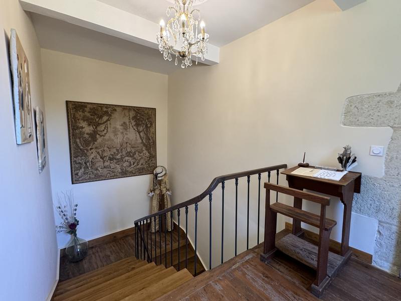 Maison - 250 m² - 6 pièces