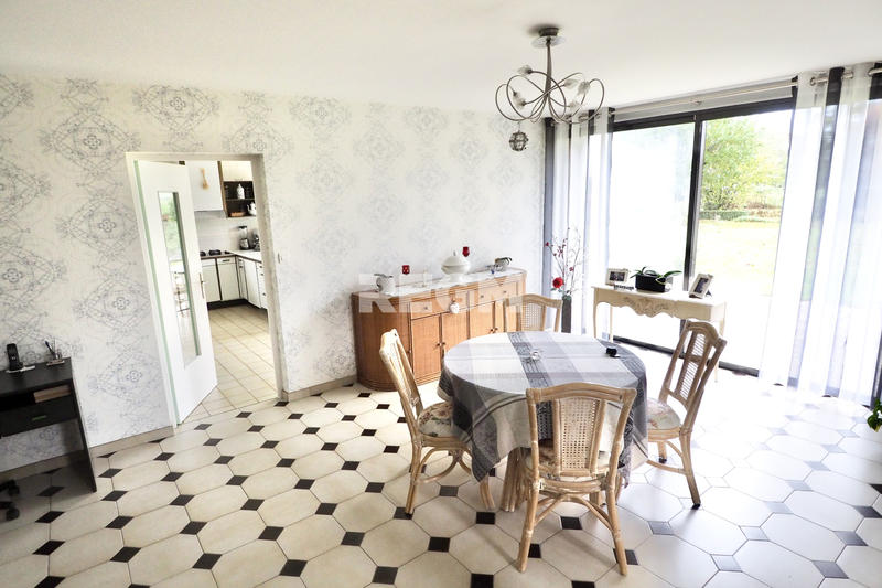 Maison - 280 m² - 7 pièces