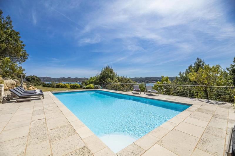 Propriété - 466 m² - 11 pièces