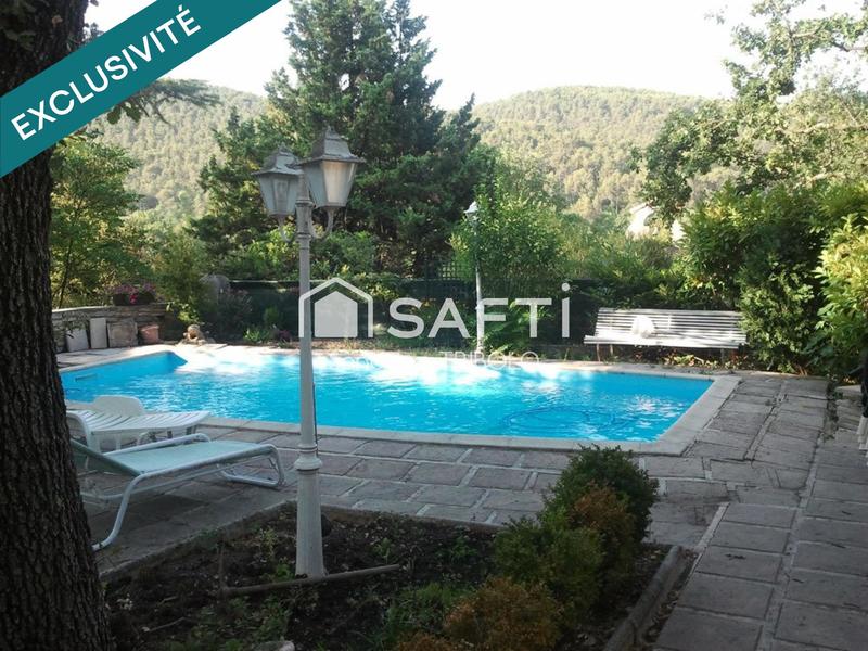 Maison - 205 m² - 8 pièces