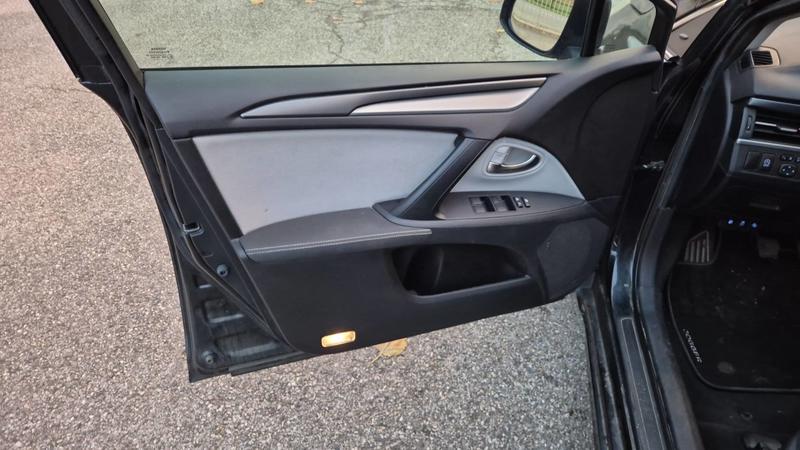 Toyota Avensis 2 1.6 d-4d 112 Dynamic - 5 places