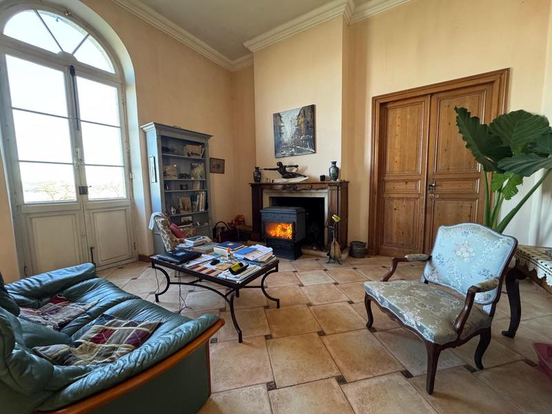 Maison - 252 m² - 7 pièces