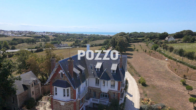 Maison - 700 m² - 15 pièces