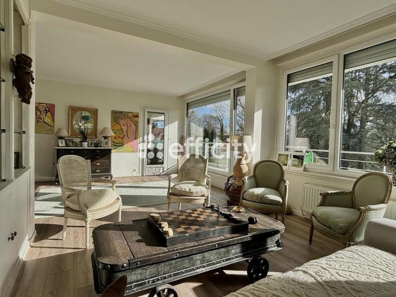 Appartement - 122 m² - 5 pièces