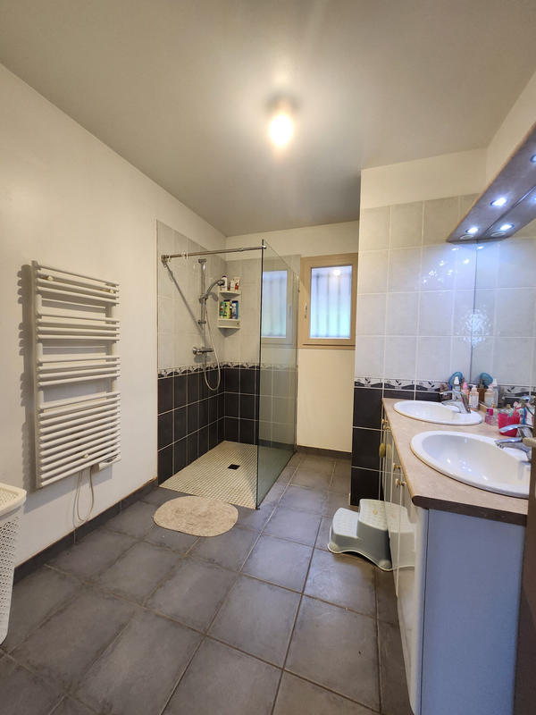 Maison - 99 m² - 5 pièces