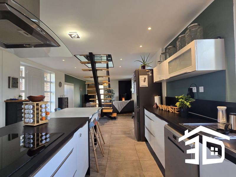 Maison - 180 m² - 8 pièces