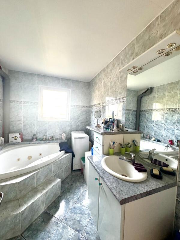 Maison - 130 m² - 7 pièces