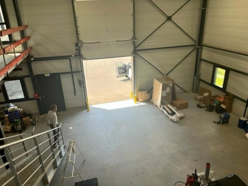 Local d'activité / Entrepôt - 305 m²